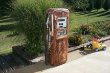 gas pump 600x400.jpg
