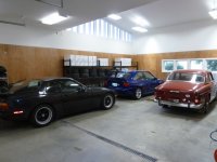 2-door bay with cars.jpg
