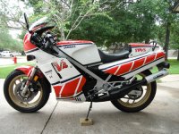 1646-1985 Yamaha RZ500 - Stock Example-06.jpg