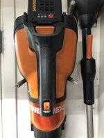 Leaf blower1.jpg