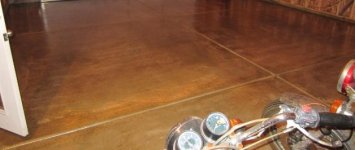 Standard Clear on Garage.jpg Standard Clear on Garage.jpg
