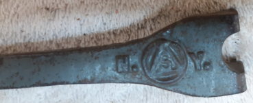 Mystery Ford tool - close-up of maker's mark.png