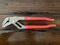 Milwaukee 10%22 Smooth Jaw Pliers 48-22-6550.JPG Milwaukee 10%22 Smooth Jaw Pliers 48-22-6550.JPG