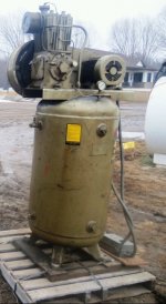 Quincy compressor 325 front.jpg