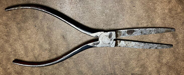 red_devil_pliers_142_top-web.jpg