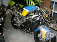 093-RZ500-Naked-Details-09.JPG