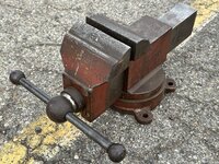 large unknown vise.JPG large unknown vise.JPG