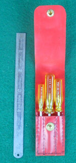 Indestro 135TK 3-pc screwdriver set 02.jpg