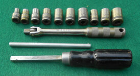 New Britain 13 pc 1.4 dr SAE socket set 07.jpg