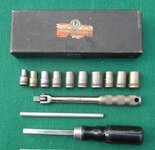 New Britain 13 pc 1.4 dr SAE socket set 09.jpg