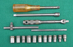 New Britain 16 pc 1.4 dr SAE socket set 05.jpg