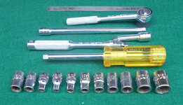 Husky 17 pc 1.4 dr SAE socket set 111223 03.jpg