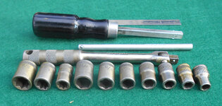 New Britain 13 pc 1.4 dr SAE socket set 08.jpg