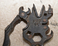 unknown 1909 multi tool (patent )(ebay 354076354320 06).jpg unknown 1909 multi tool (patent )(ebay 354076354320 06).jpg