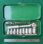 Crescent KAL 13 pc 1.4 dr SAE socket set 01.jpg