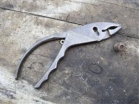 utica pliers 2 (864 x 648).jpg