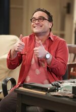 leonard-gives-a-thumbs-up-the-big-bang-theory-s10e22.jpg