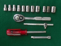 Walden 16 pc 1.4 dr SAE socket set 032524 D 05.jpg