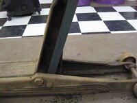 FloorJack1sm.jpg FloorJack1sm.jpg