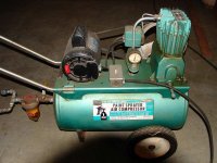 Craftsman_one_horse_twelve_gallon_compressor.jpg