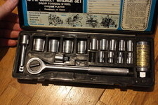 Hollywood Accessories T166 19 pc 3.8 dr SAE socket set (eby 394763749722 03).jpg