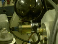 081122 Tomgångsventil under expkärl.JPG