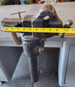 Western Tool & Mfg. Springfield OH Champion swivel vise (ebay 186341016340 03).jpg