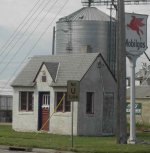 Platte NE - Socony 2 red.jpg