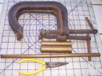 Y1-Arm-Clamps-Brass-Klein-NN.jpg