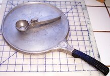 E1-Alum-Skillet-Alum-scoop.jpg