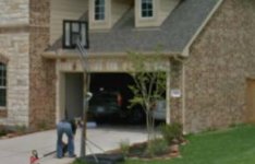 FRONT OF HOUSE.jpg