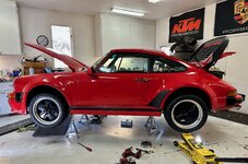930 on jack stands - 1.jpeg