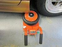 3 Ton Air Jack 1.jpg