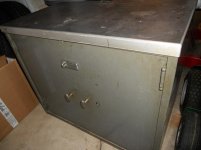 cabinet 001.jpg