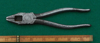 Kraeuter 1130-7 7 in linemans pliers KRAEU091325 02.jpg