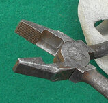 Kraeuter 1130-7 7 in linemans pliers KRAEU091325 03.jpg