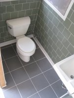 16 - Bathroom.jpg