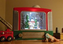 musical Christmas snowglobe TV.jpg