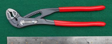 Tekton PGA36310 10 in pliers 120525 02.jpg