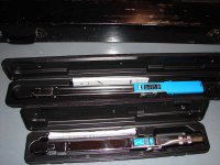 threeeights and onehalf drive split bearm torque wrenches.jpg
