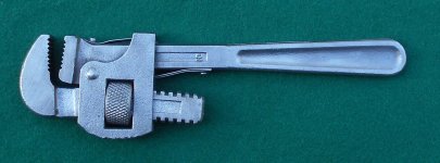 Worth R1 10 in pipe wrench WOR012526 02.jpg