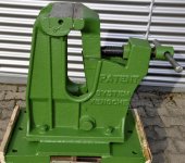 Huge floor vise2.jpg