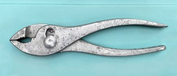 Arrow D Pliers .jpg