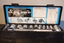 Hollywood Accessories T166 19 pc 3.8 dr SAE socket set (eby 394763749722 02).jpg