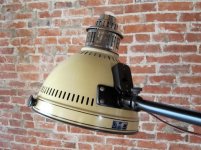 r-light3.jpg