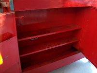 KR-562E rear compartment.jpg