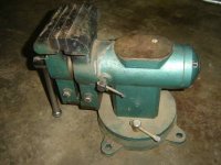 Larin dual rotating swivel 5 in vise_CL_TulsaOK_125bucks_pic2.jpg