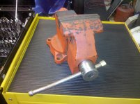 new screw on vise with socket.jpg