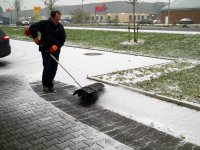 sweepers-paddle-broom-sweeper.jpg