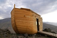 noahs-ark-reconstruction.jpg